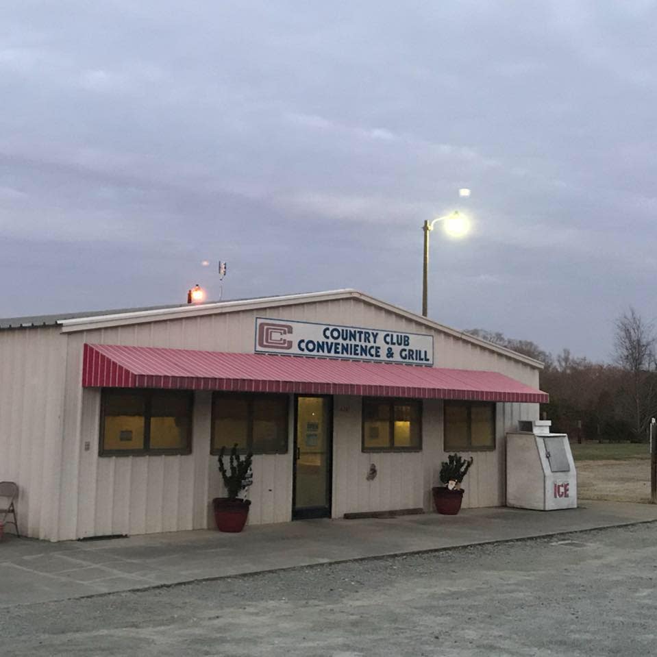 The front entrance to Country Club Convenience & Grill