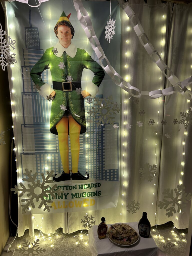 The Exchange Consignment holiday window display